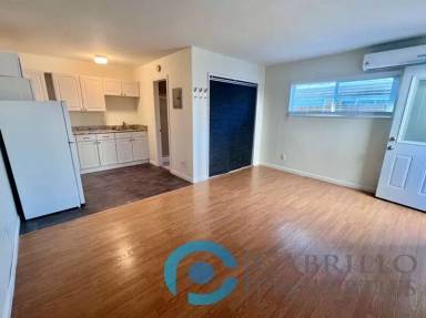 Main picture of 1580 Parrot St