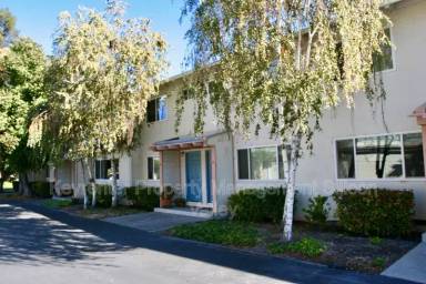 Main picture of 2434 Rock St