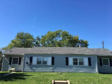 Main picture of 2122 N Kenyon St