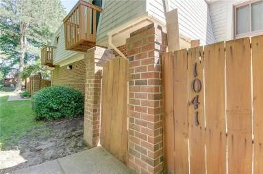 Main picture of 1041 Angler Ln
