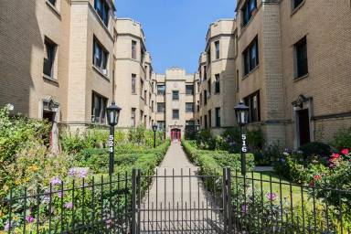 Main picture of 518 W Diversey Pkwy