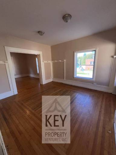 Main picture of 1458 Dewey Ave