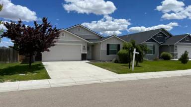 Main picture of 17606 Mountain Springs Ave