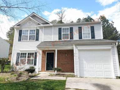 Main picture of 215 Pebblestone Dr