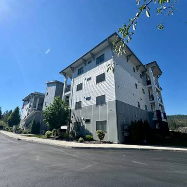 Main picture of 447 W Waterside Dr