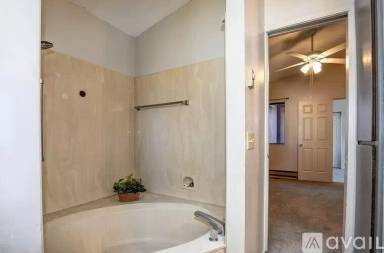 Main picture of 4944 Summit Cir