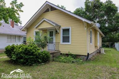 Main picture of 905 Bertrand St