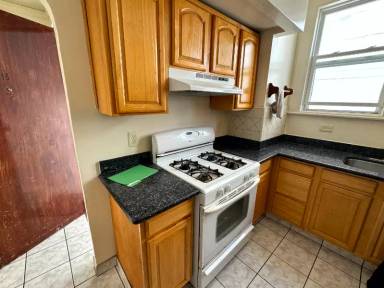 Main picture of 715 Monterey Blvd