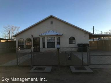 Main picture of 614 Noble Pl NE