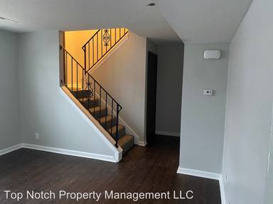 Main picture of 1916 W 75th Pl