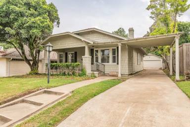 Main picture of 5313 Collinwood Ave