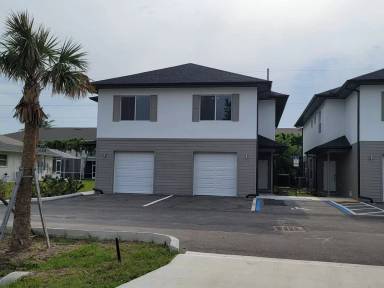 Main picture of 3519 SW Santa Barbara Pl