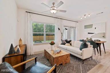 Main picture of 709 E Cypresswood Rdg