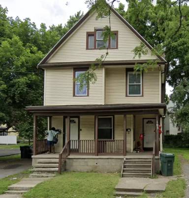 Main picture of 103 4th St