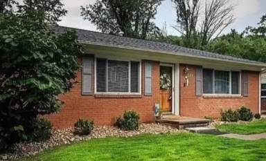 Main picture of 662 Gordon Dr