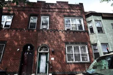 Main picture of 2499 Belmont Ave
