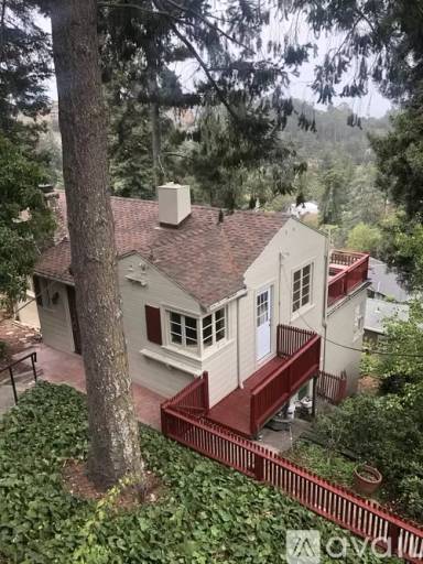 Main picture of 157 Capricorn Ave