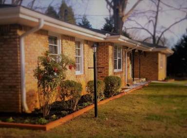 Main picture of 1520 Rockbridge Rd