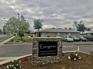 Main picture of 1455 N Cedar Ave