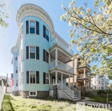 Main picture of 31 Pleasant St