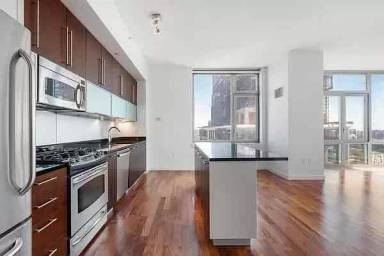 Main picture of 105 York St
