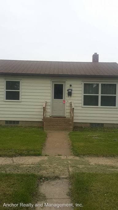 Main picture of 1305 1st St SE
