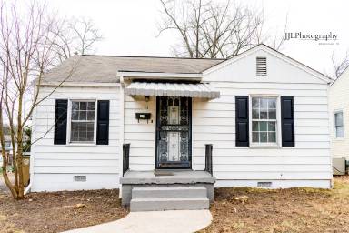 Main picture of 716 E Oldham Ave
