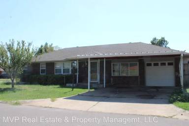 Main picture of 100 E Kerr Dr