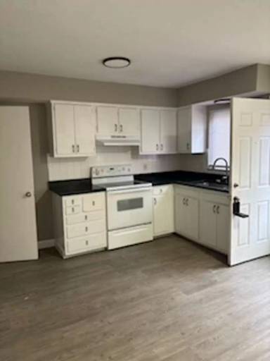 Main picture of 5810 N Meadows Blvd