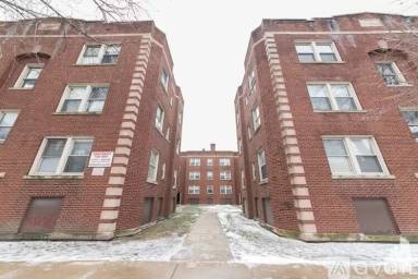 Main picture of 4025 W Melrose St