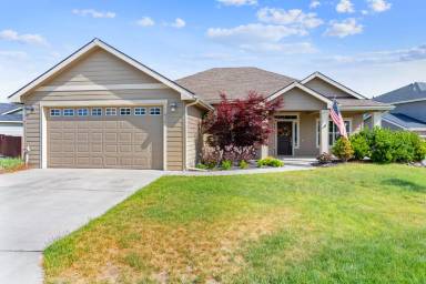 Main picture of 910 W Chaperon Peak Dr