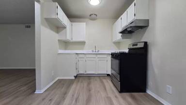 Main picture of 559 N Mar Vista Ave