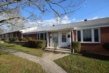 Main picture of 71 Trowbridge Ln