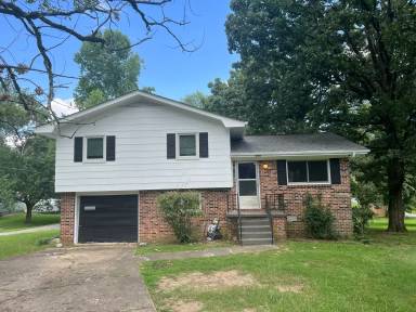 Main picture of 448 Isbill Rd