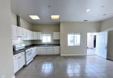 Main picture of 1039 253rd St