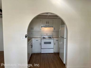 Main picture of 6113 W Oakey Blvd