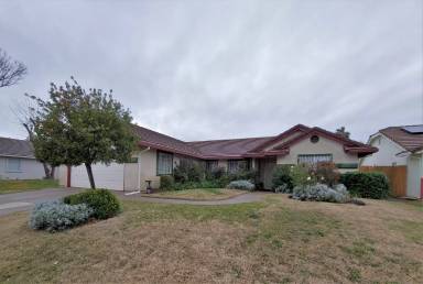 Main picture of 1747 Donald Ct