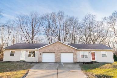 Main picture of 2205 W Lincoln Ave