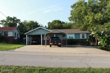 Main picture of 202 E Joplin St