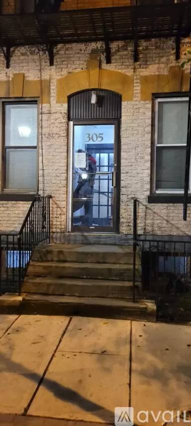 Main picture of 305 49th St
