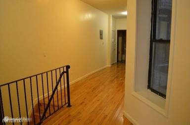 Main picture of 205 W 109th St