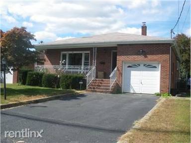 Main picture of 84 Beach St