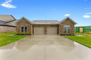 Main picture of 543 Cumberland Pointe Ln