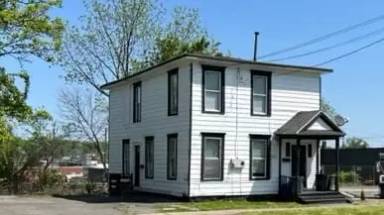 Main picture of 1611 E Fayette St