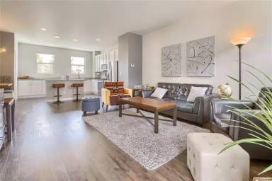 Main picture of 4190 E Warren Ave