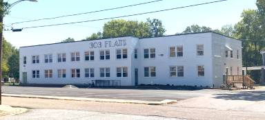 Main picture of 303 S Poplar St