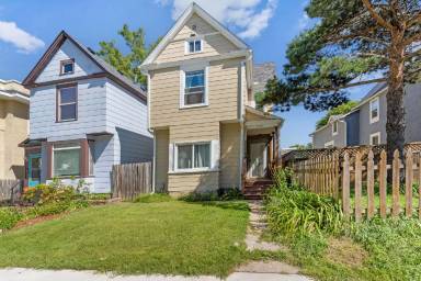 Main picture of 3135 Grand Ave S
