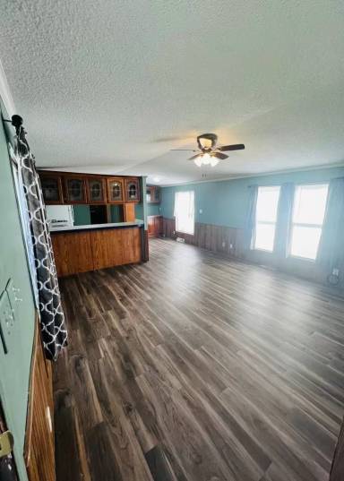 Main picture of 3235 Highway 1 SW