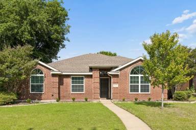 Main picture of 8109 Wharf St