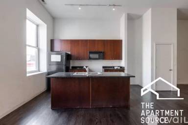 Main picture of 2401 W North Ave